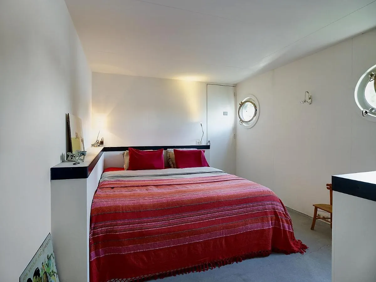 A304 Romantic Seaship In Top Center Amsterdam 0*,